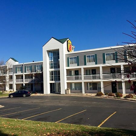 Отель Super 8 By Wyndham Madison East Экстерьер фото