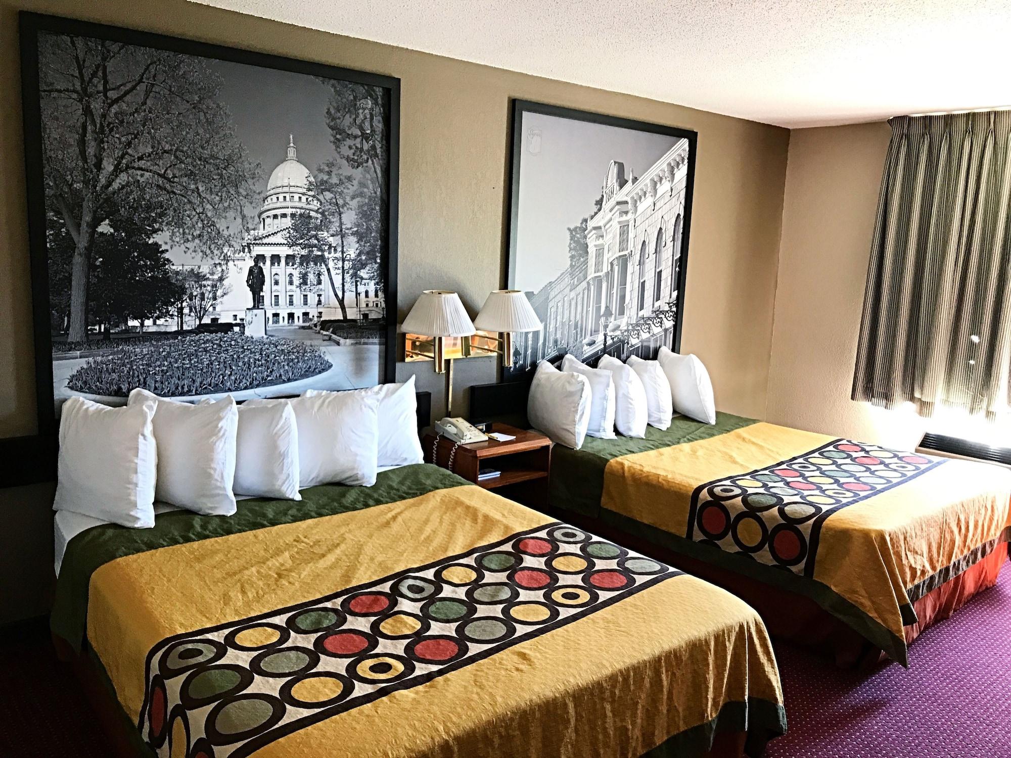 Отель Super 8 By Wyndham Madison East Экстерьер фото